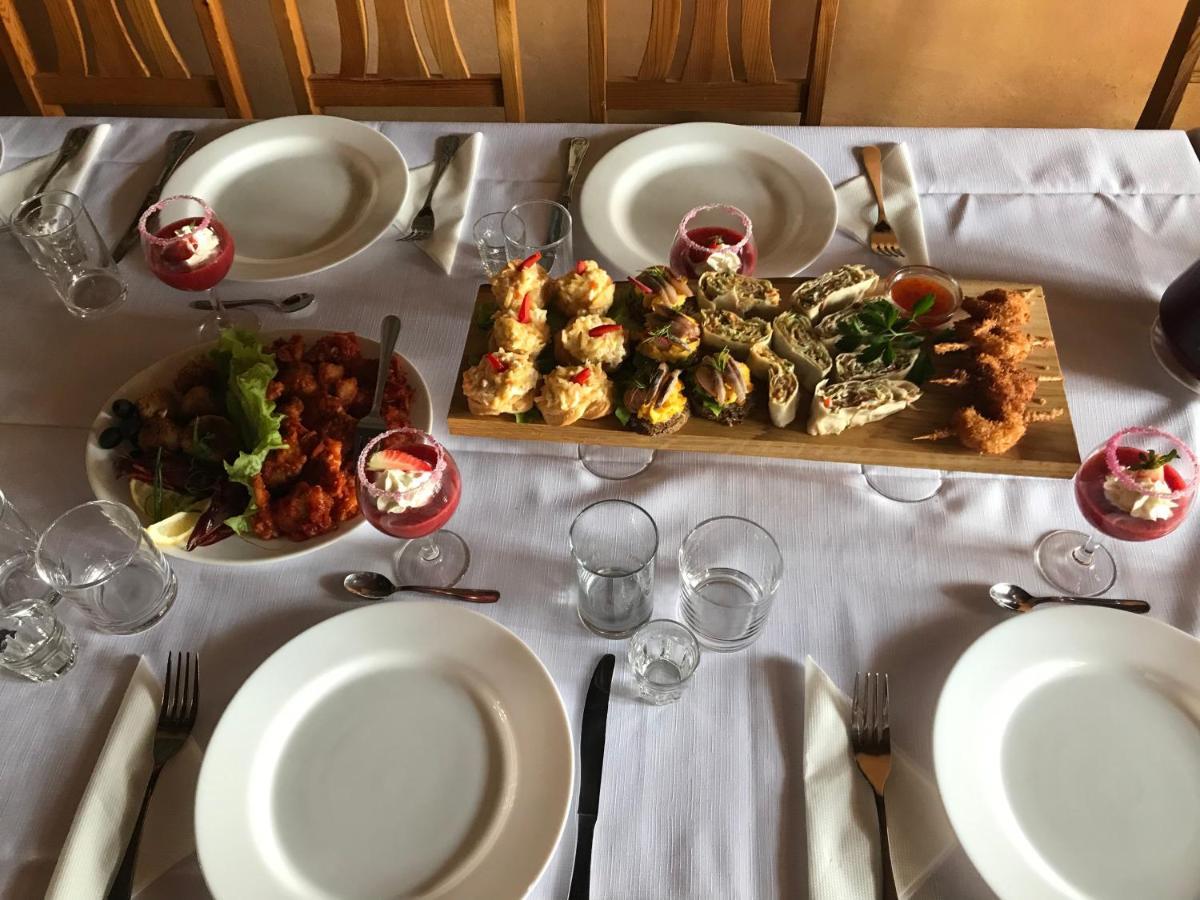 Hotel Balta Maja Pilsrundāle Esterno foto